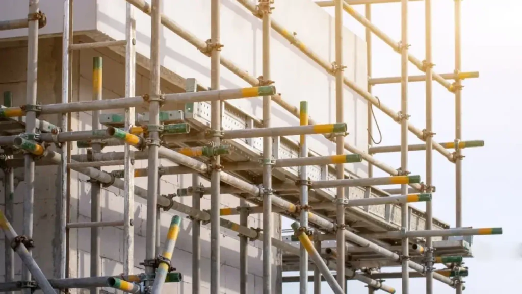 سقالات كهربائية للايجار